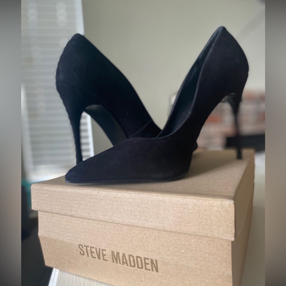 Steve Madden Black Suede Heels 🖤